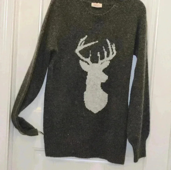 Women's knit crew neck long winter Christmas deer sweater size M gray NWOT - Picture 2 of 8